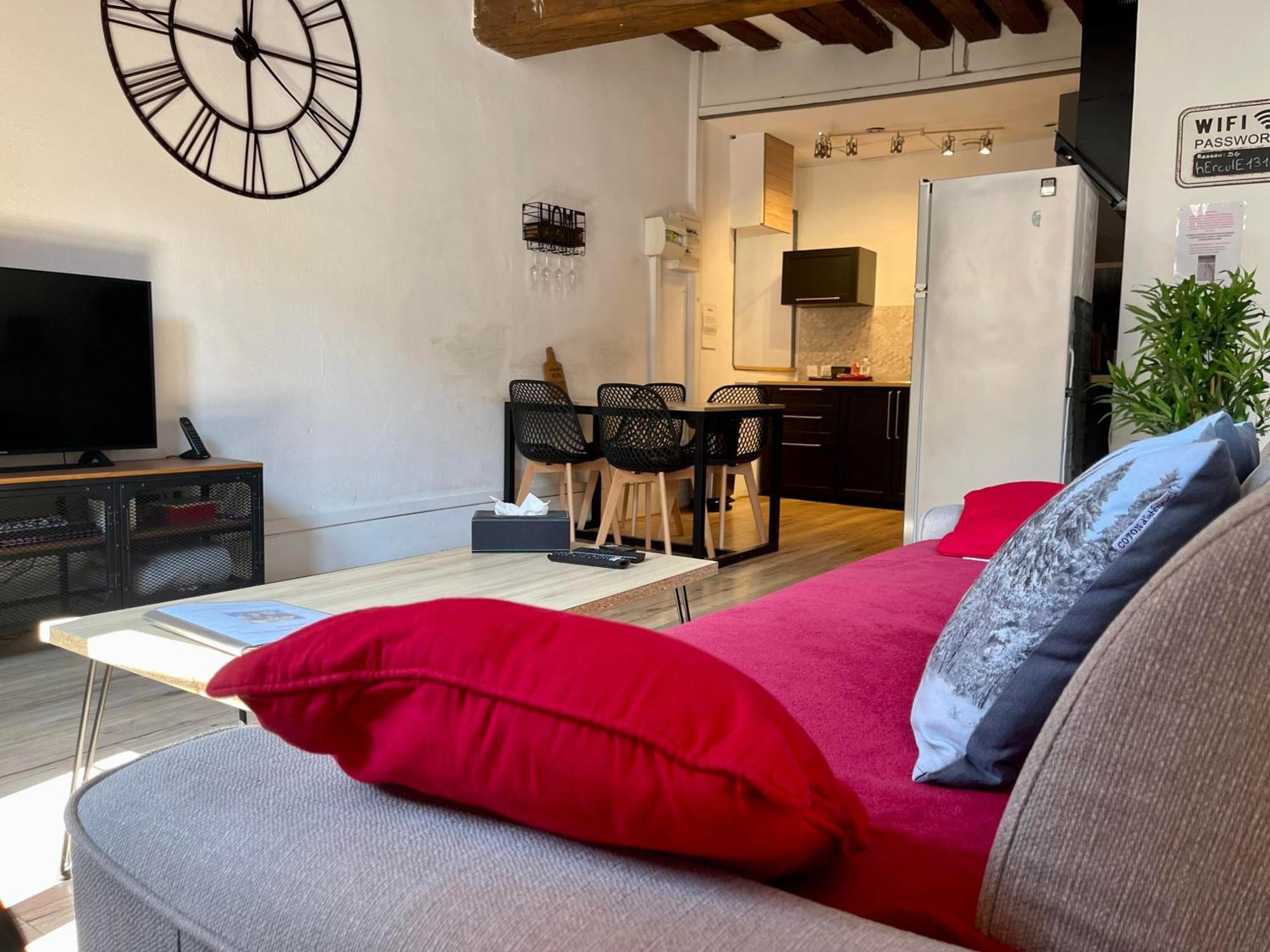 Appartements Chez Delphine Et Guillaume Au Coeur De Semur En Auxois 외부 사진